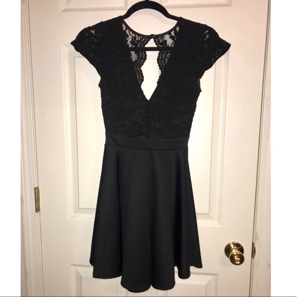 Windsor black formal dress